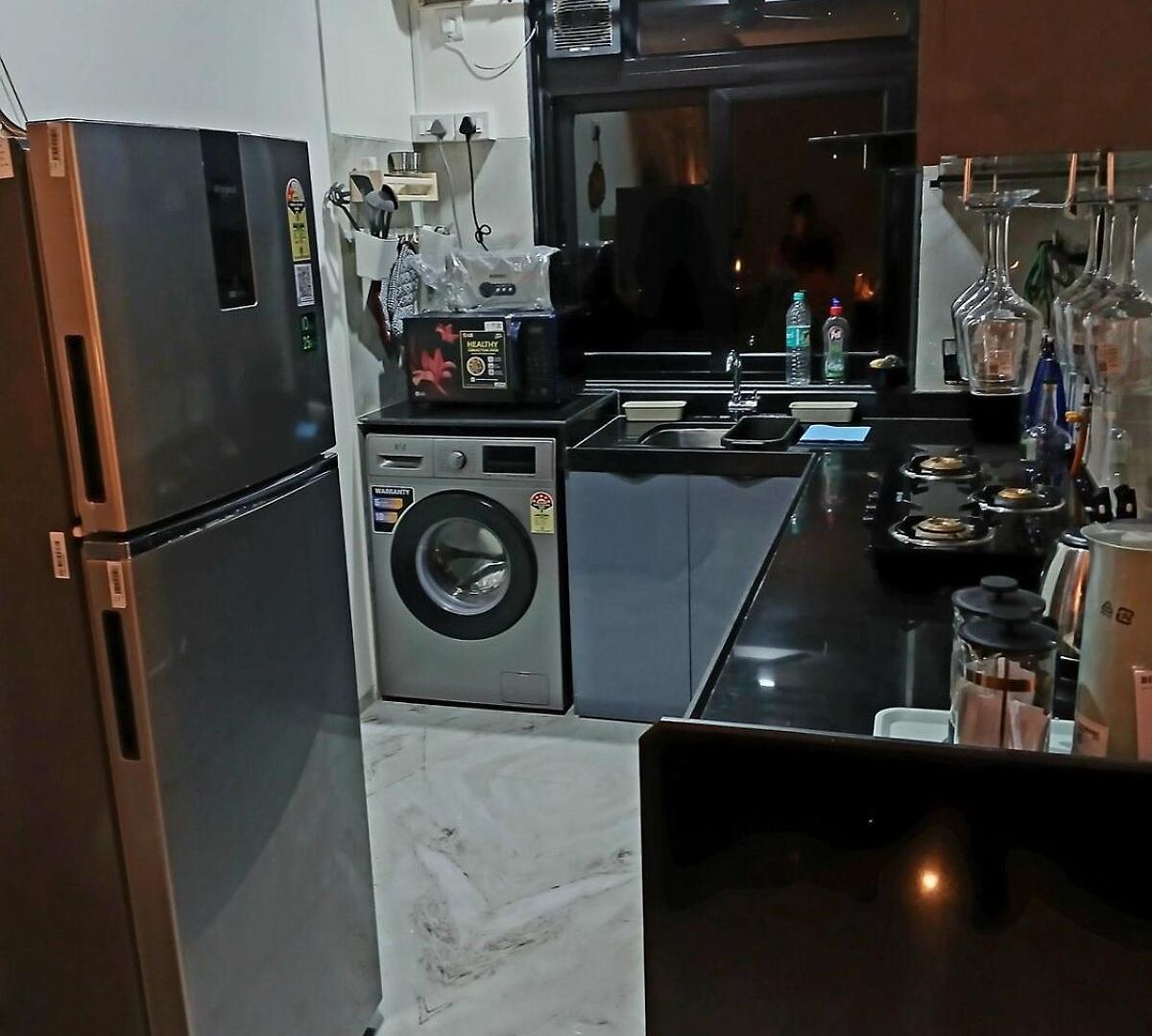Lakefront Lounge-luxe 1bhk With 2queen Beds-2baths Apartment Mumbai