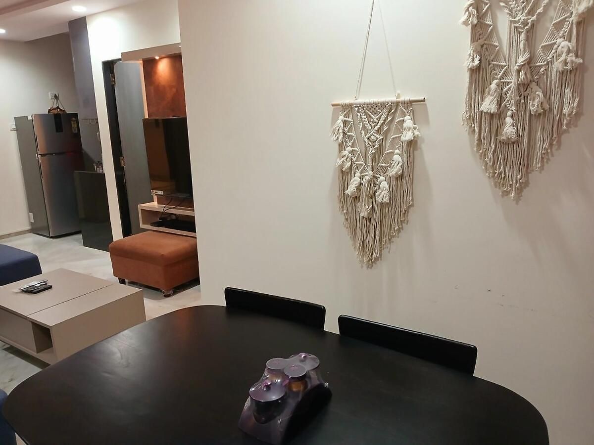 Lakefront Lounge-luxe 1bhk With 2queen Beds-2baths