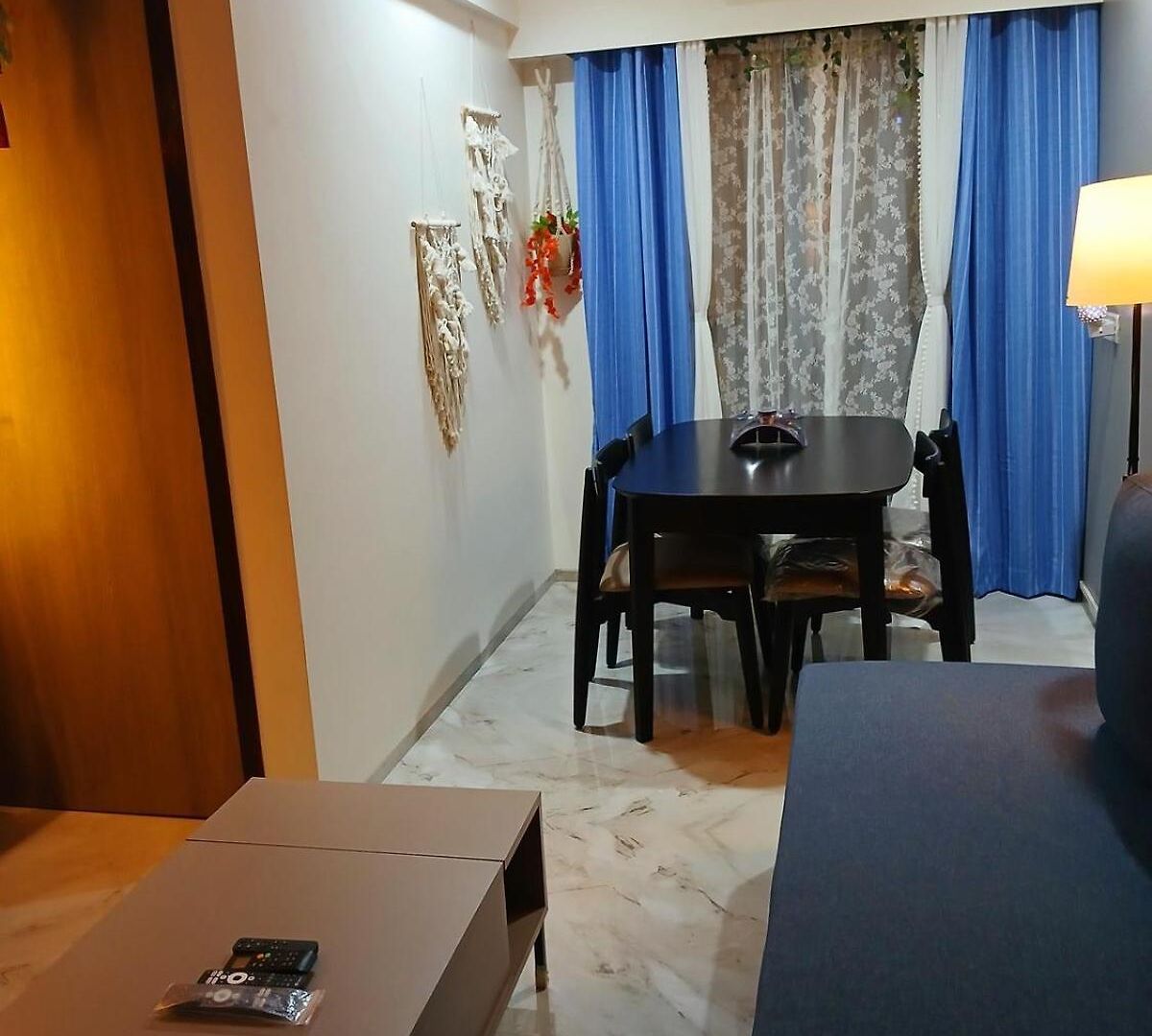 Lakefront Lounge-luxe 1bhk With 2queen Beds-2baths * Mumbai