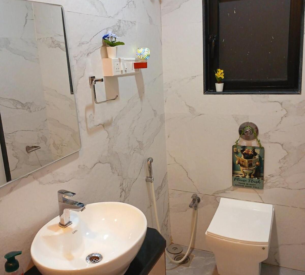 Lakefront Lounge-luxe 1bhk With 2queen Beds-2baths *