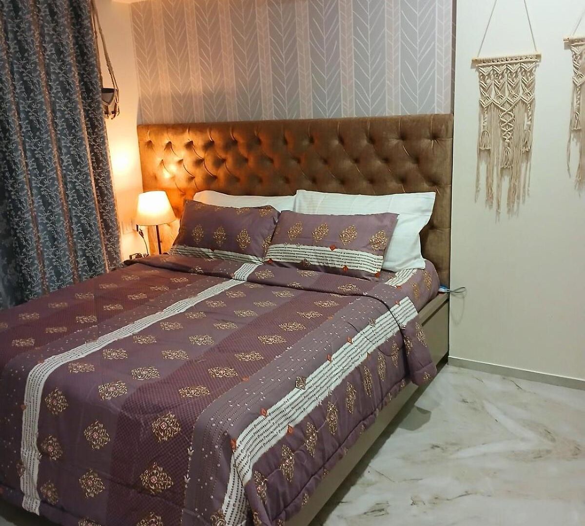 Lakefront Lounge-luxe 1bhk With 2queen Beds-2baths *