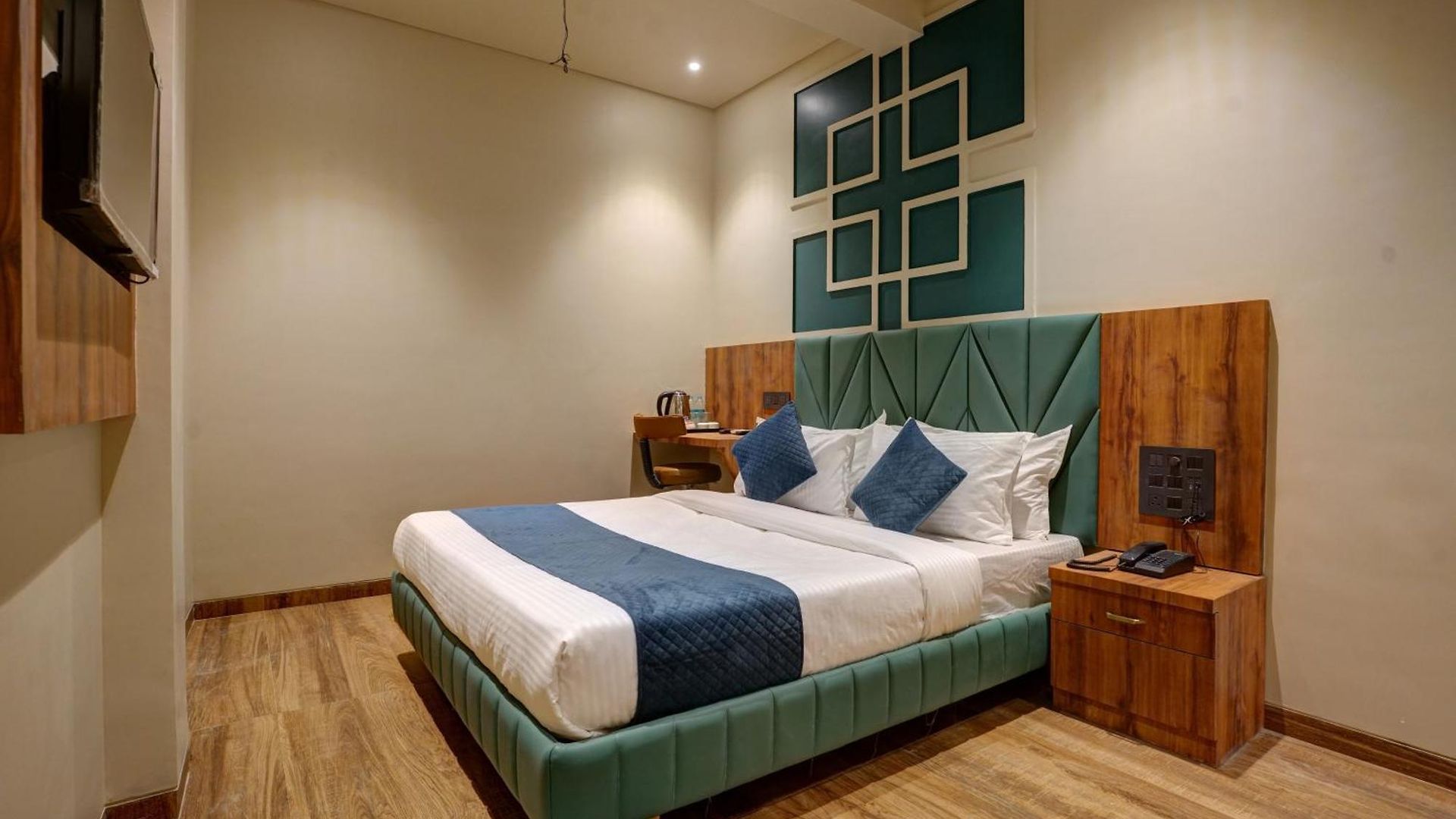 Starville Andheri Midc 3*