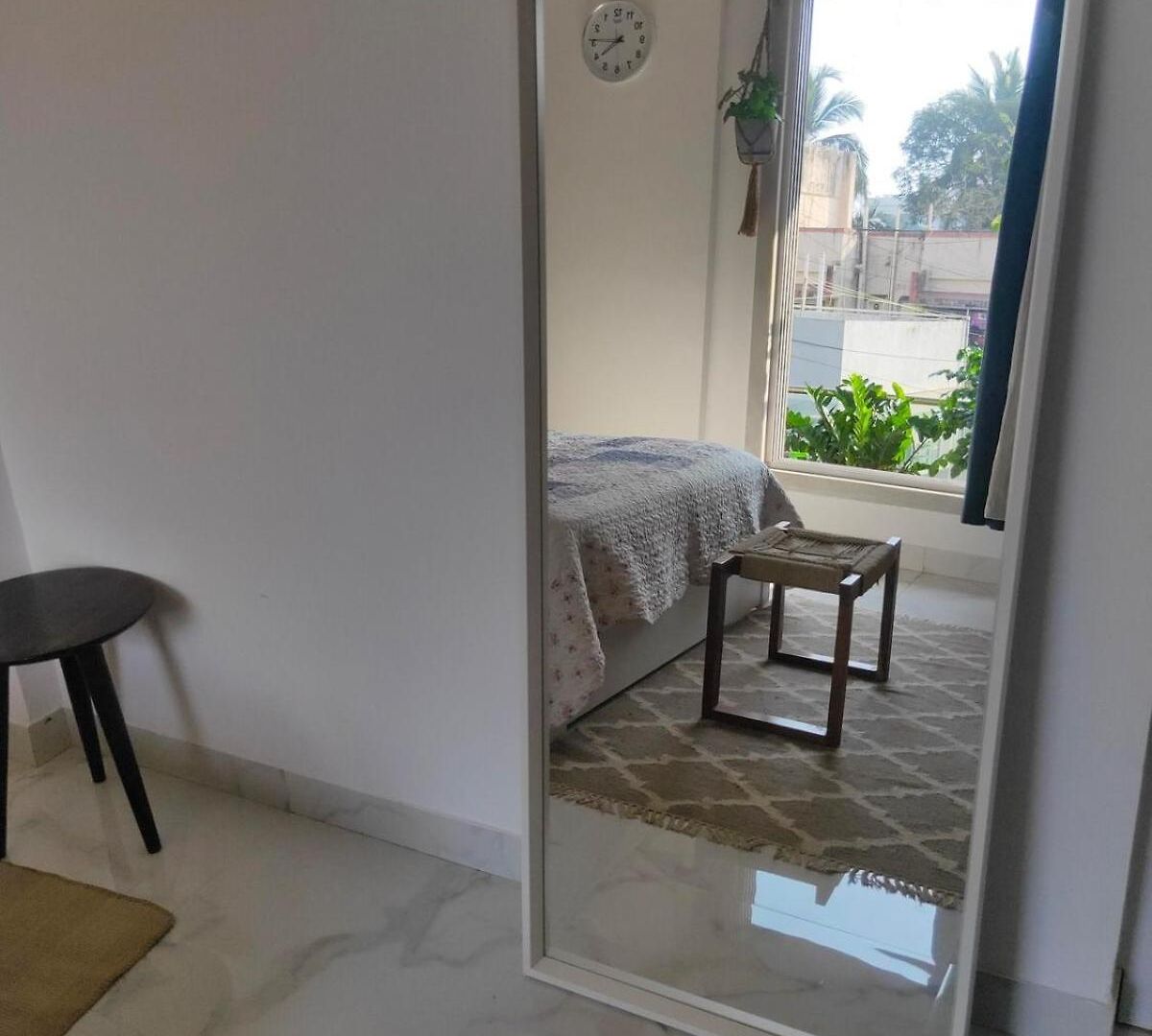 Stay-by-the-bay, 2bed Garden With Lounge Bdrm Apartment Mumbai