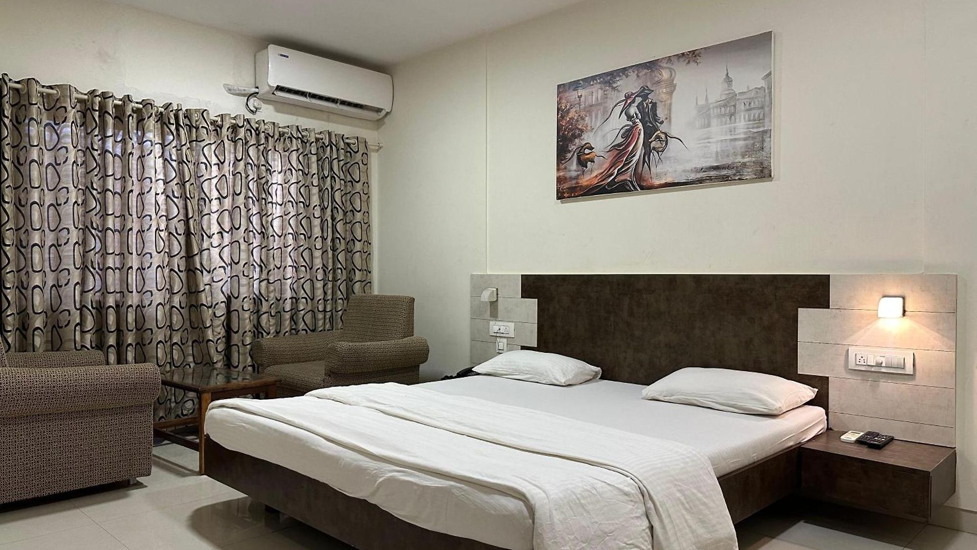 Farm Regency Hotel 3*