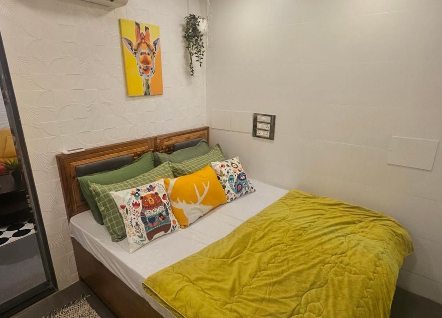 The Palihideaway- Hidden Gem In Pali Mala,bandra * Mumbai