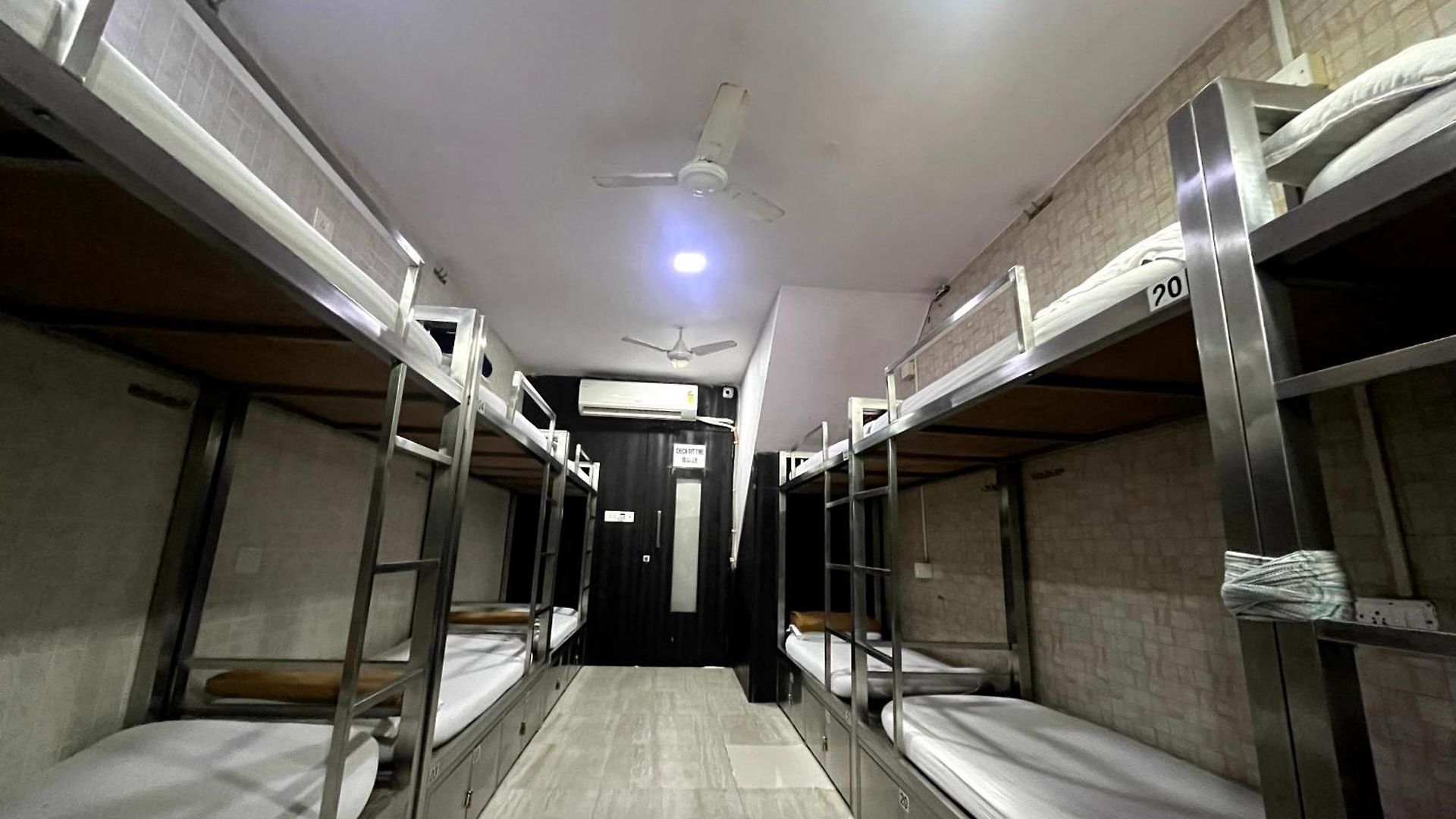 Serenity Ac * Mumbai