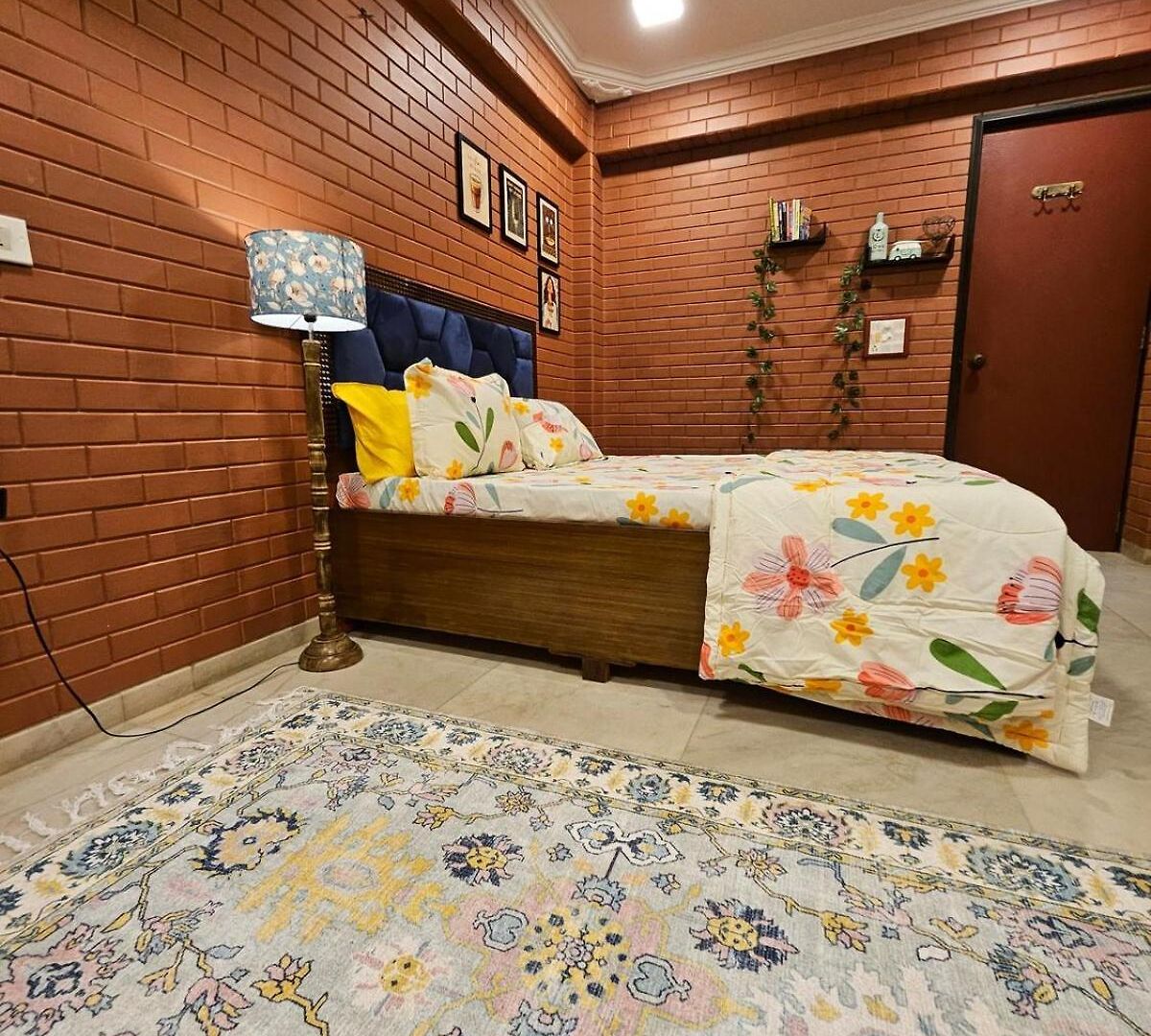 Brick Maison 1bhk With Free Parking, Juhu Bandra Apartment Mumbai
