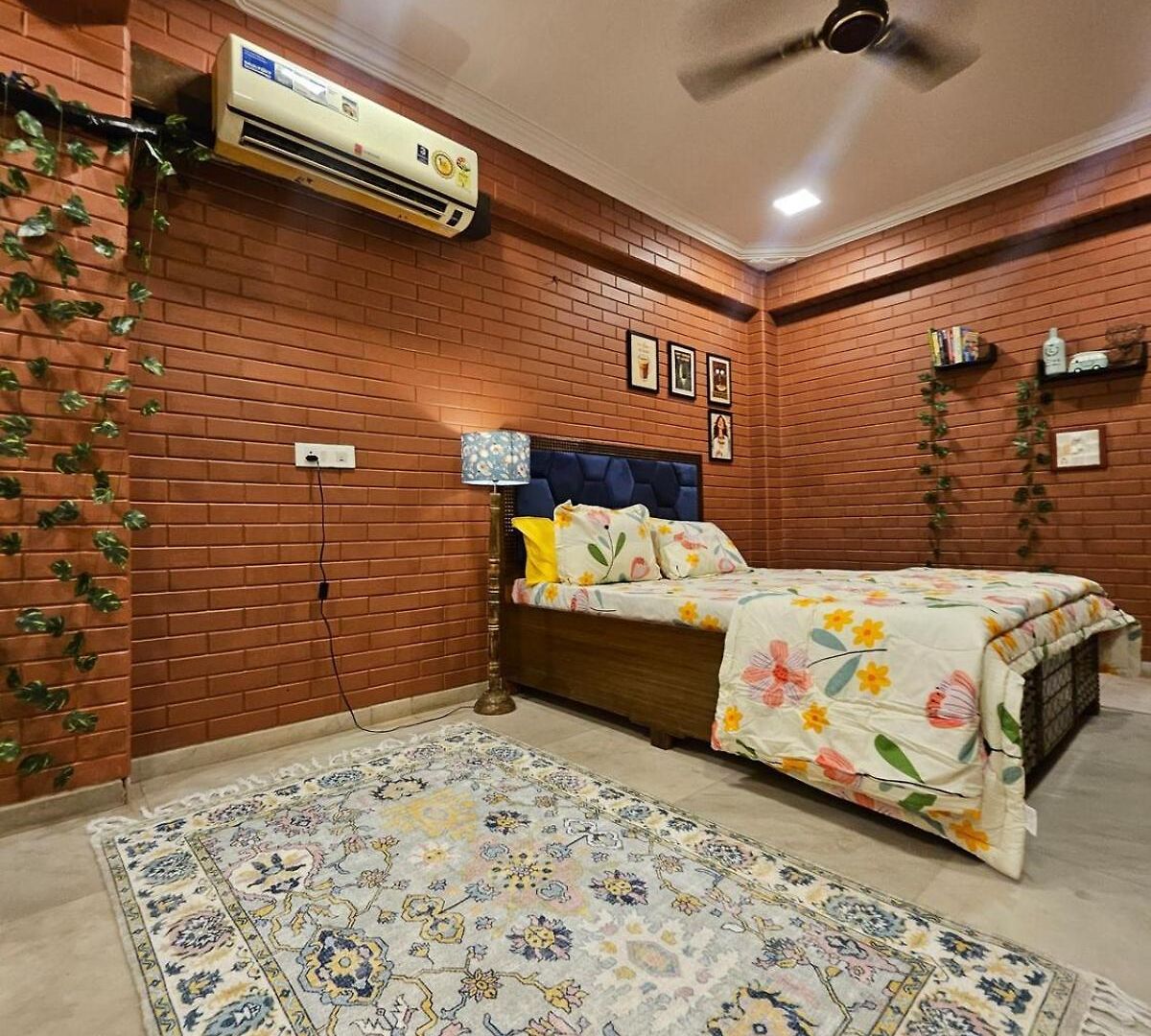 Brick Maison 1bhk With Free Parking, Juhu Bandra Apartment