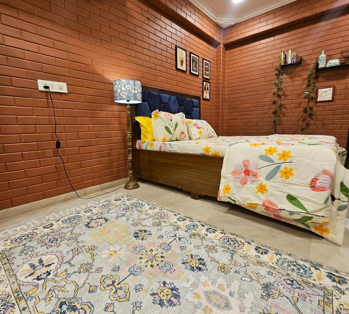 Apartment Brick Maison 1bhk With Free Parking, Juhu Bandra