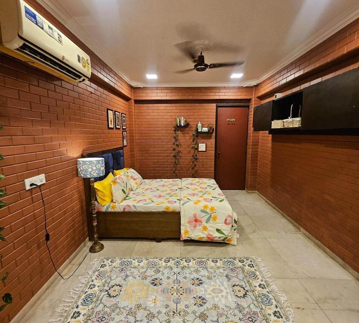 Brick Maison 1bhk With Free Parking, Juhu Bandra Mumbai