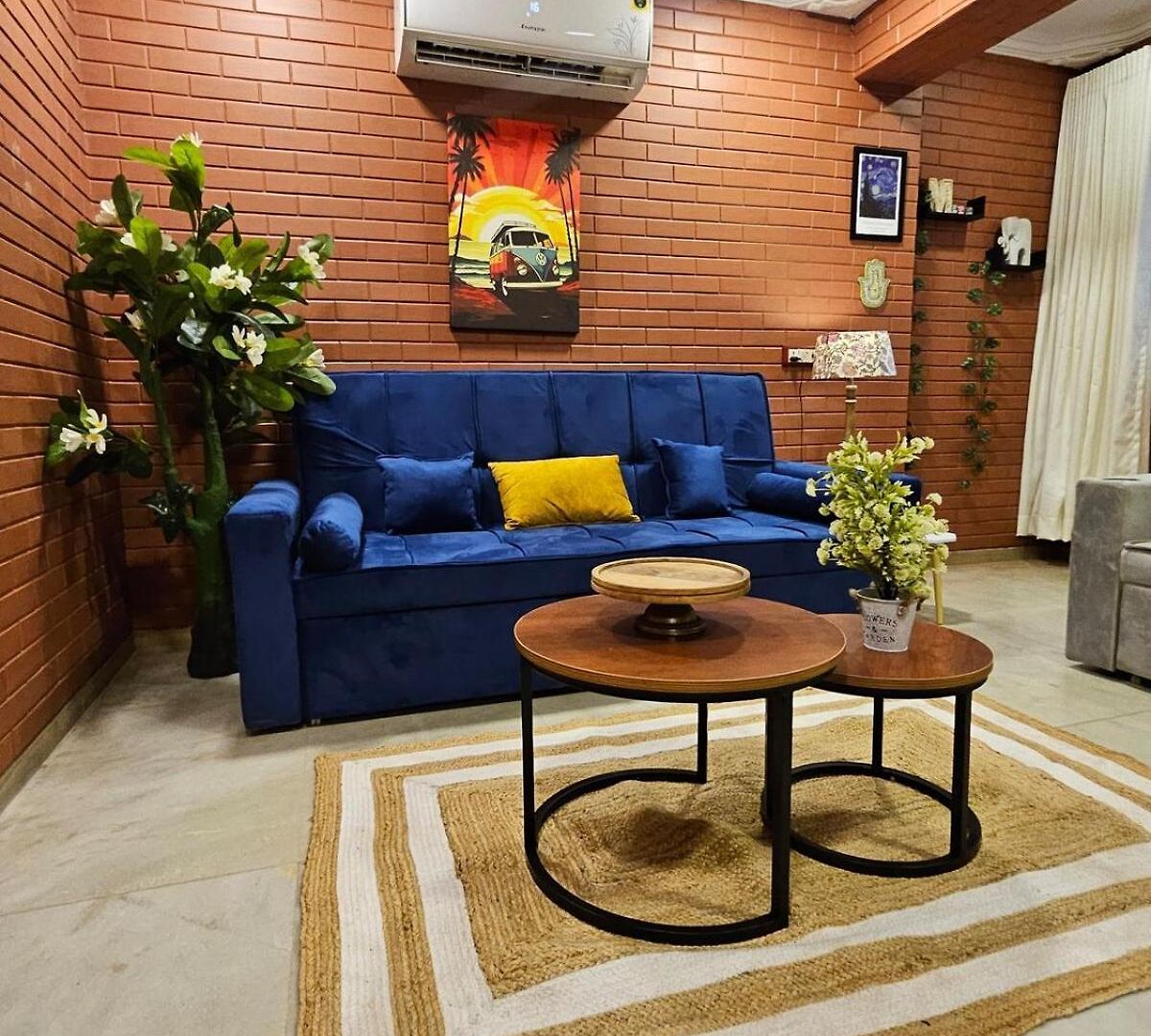 Apartment Brick Maison 1bhk With Free Parking, Juhu Bandra Mumbai