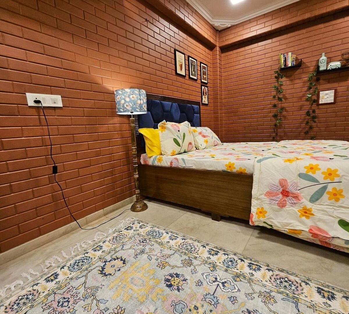 Brick Maison 1bhk With Free Parking, Juhu Bandra * Mumbai