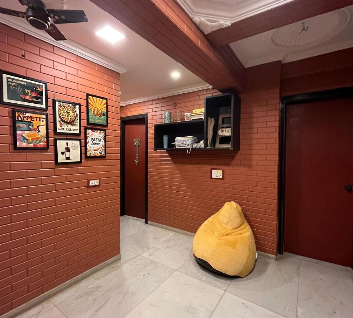 Apartment Brick Maison 1bhk With Free Parking, Juhu Bandra