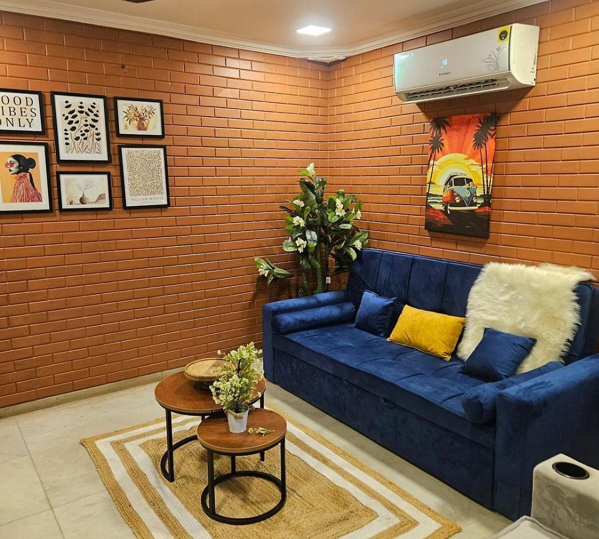 Apartment Brick Maison 1bhk With Free Parking, Juhu Bandra Mumbai