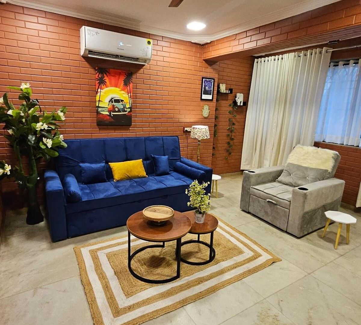 Apartment Brick Maison 1bhk With Free Parking, Juhu Bandra *