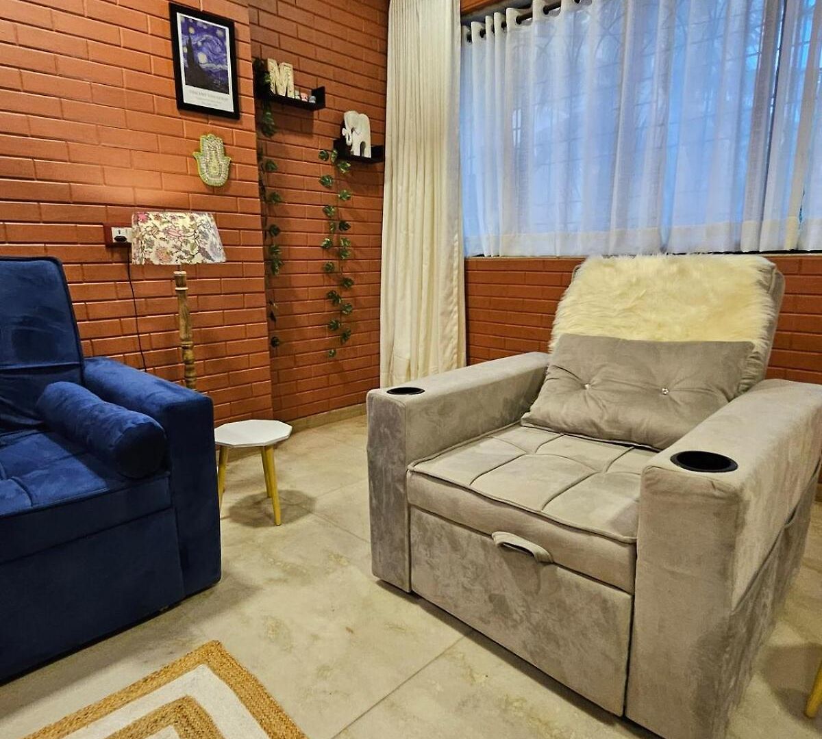 Brick Maison 1bhk With Free Parking, Juhu Bandra Mumbai