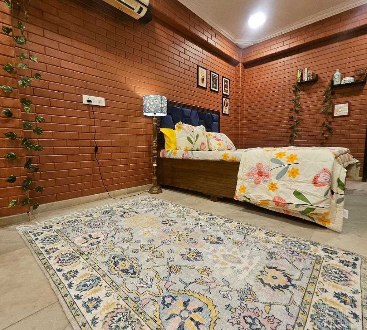 Brick Maison 1bhk With Free Parking, Juhu Bandra