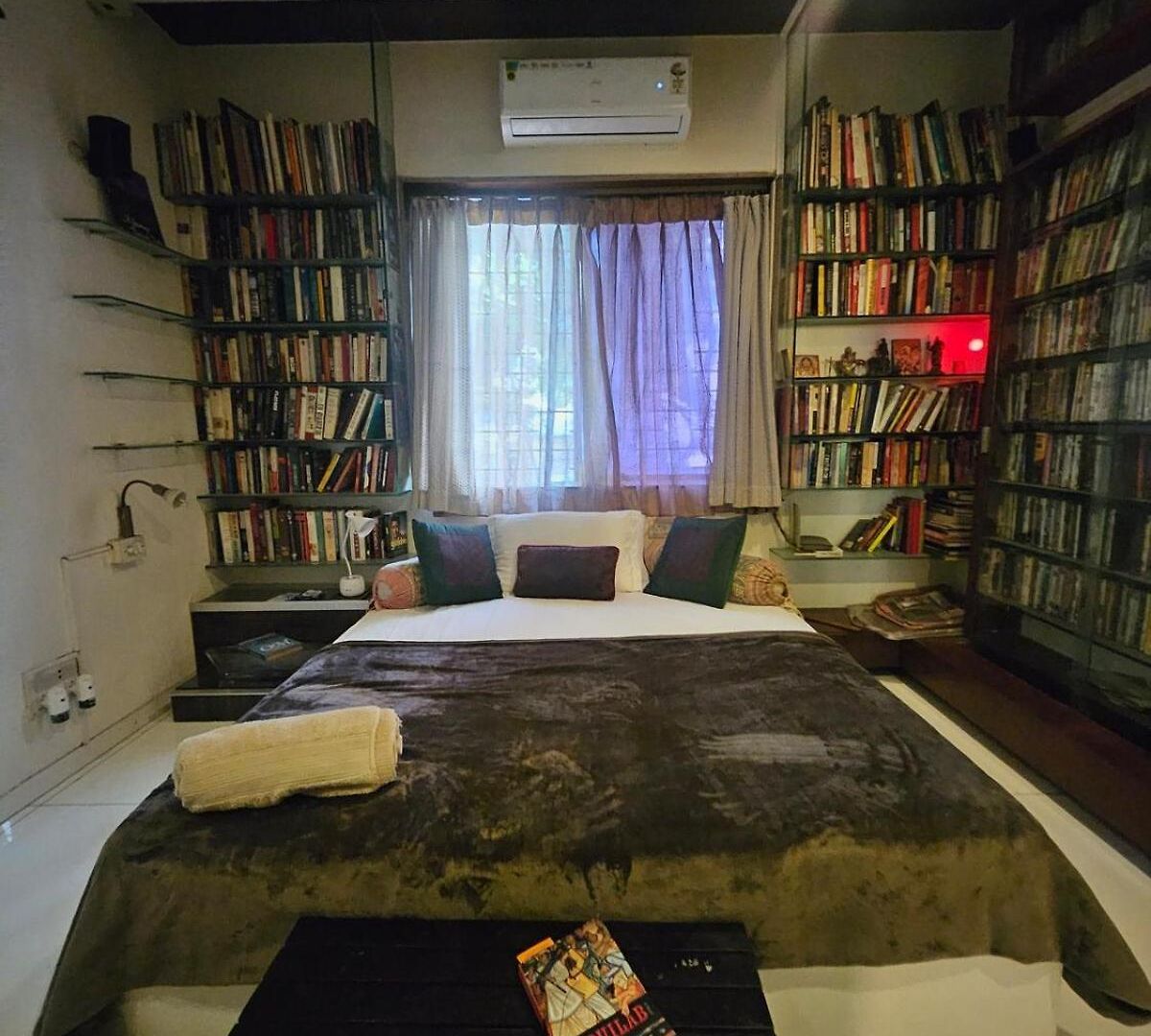 The Beautiful Bollywood 2bhk In Bandra Mumbai