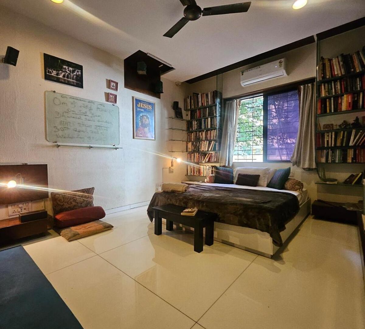 The Beautiful Bollywood 2bhk In Bandra Apartment