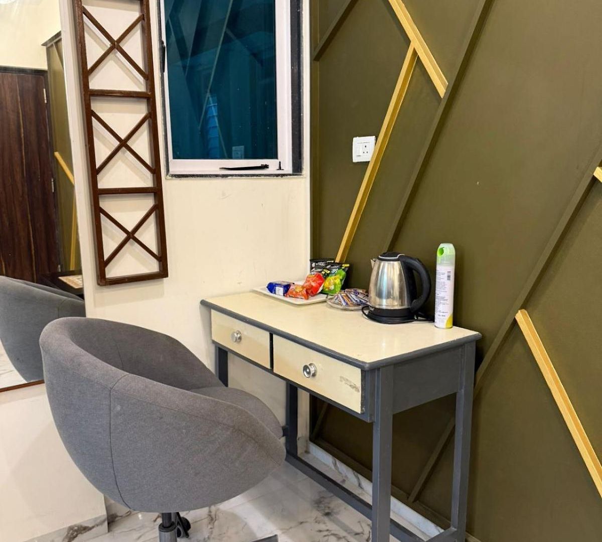 Elegant 1bhk At Bandra W Close To Lilavati Hospital 304 *