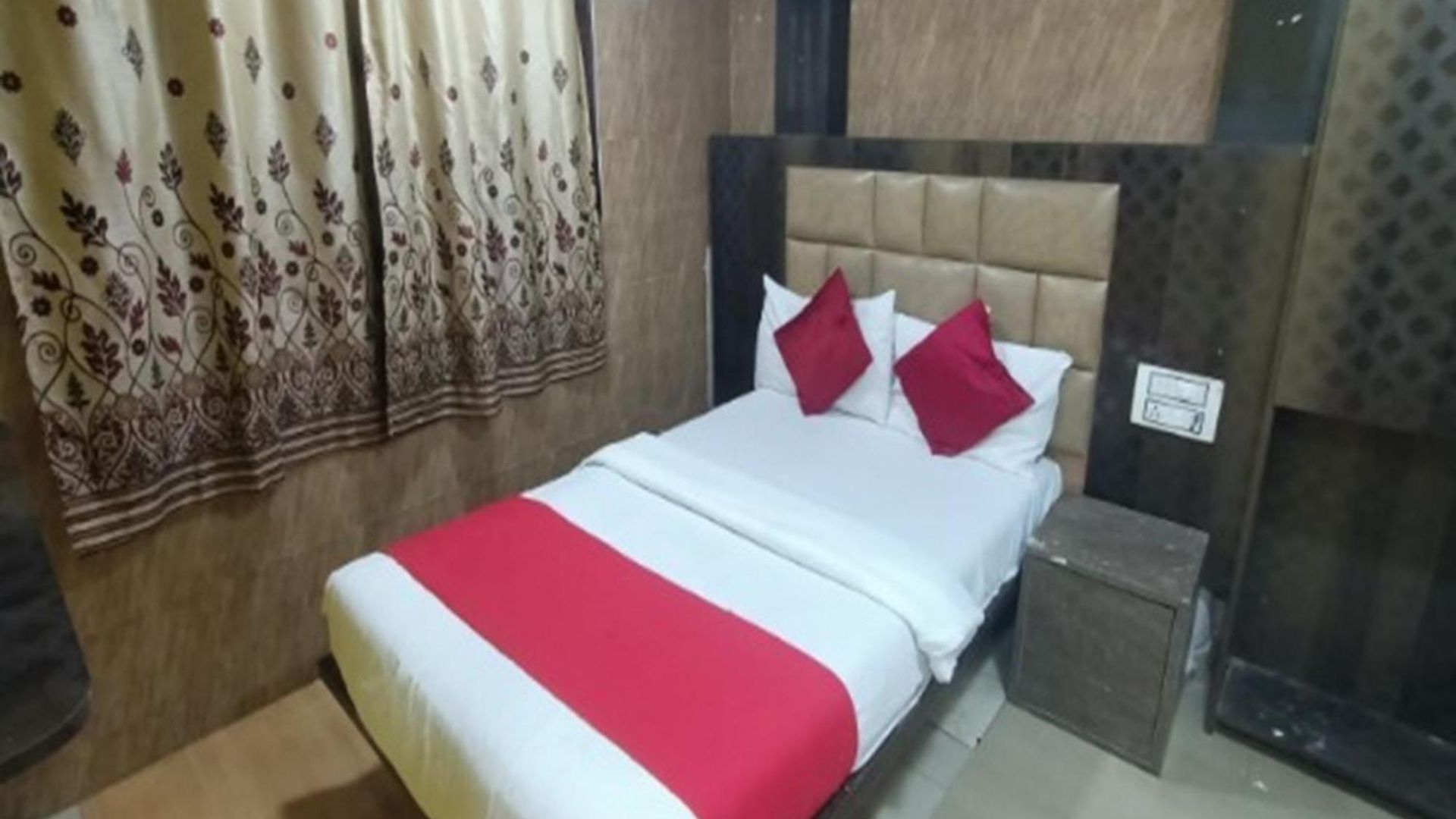 Sai Leela Near Airport * Mumbai