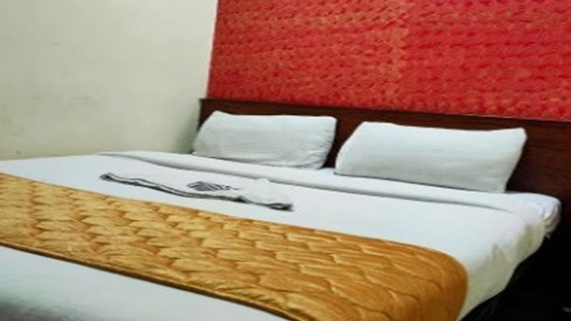 Sai Leela Near Airport * Mumbai
