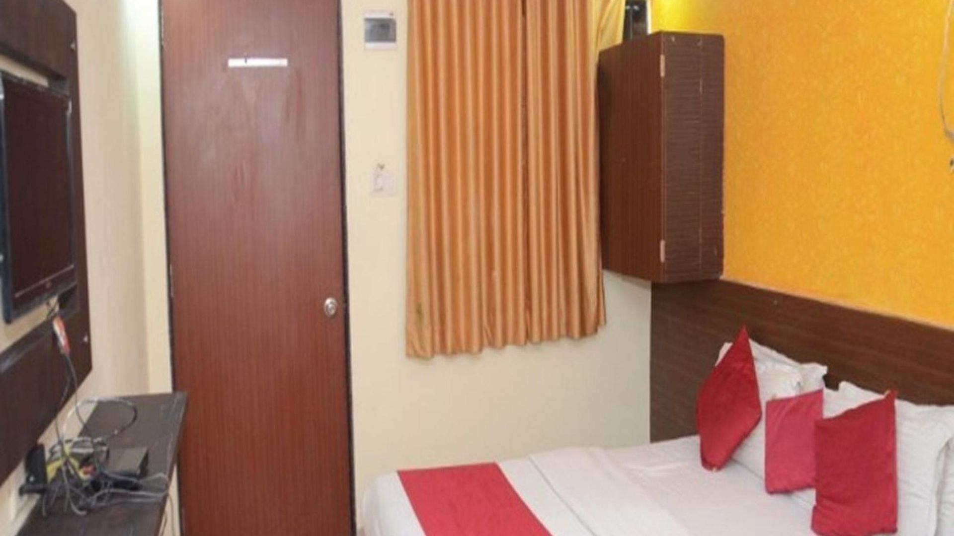 Sai Leela Near Airport * Mumbai