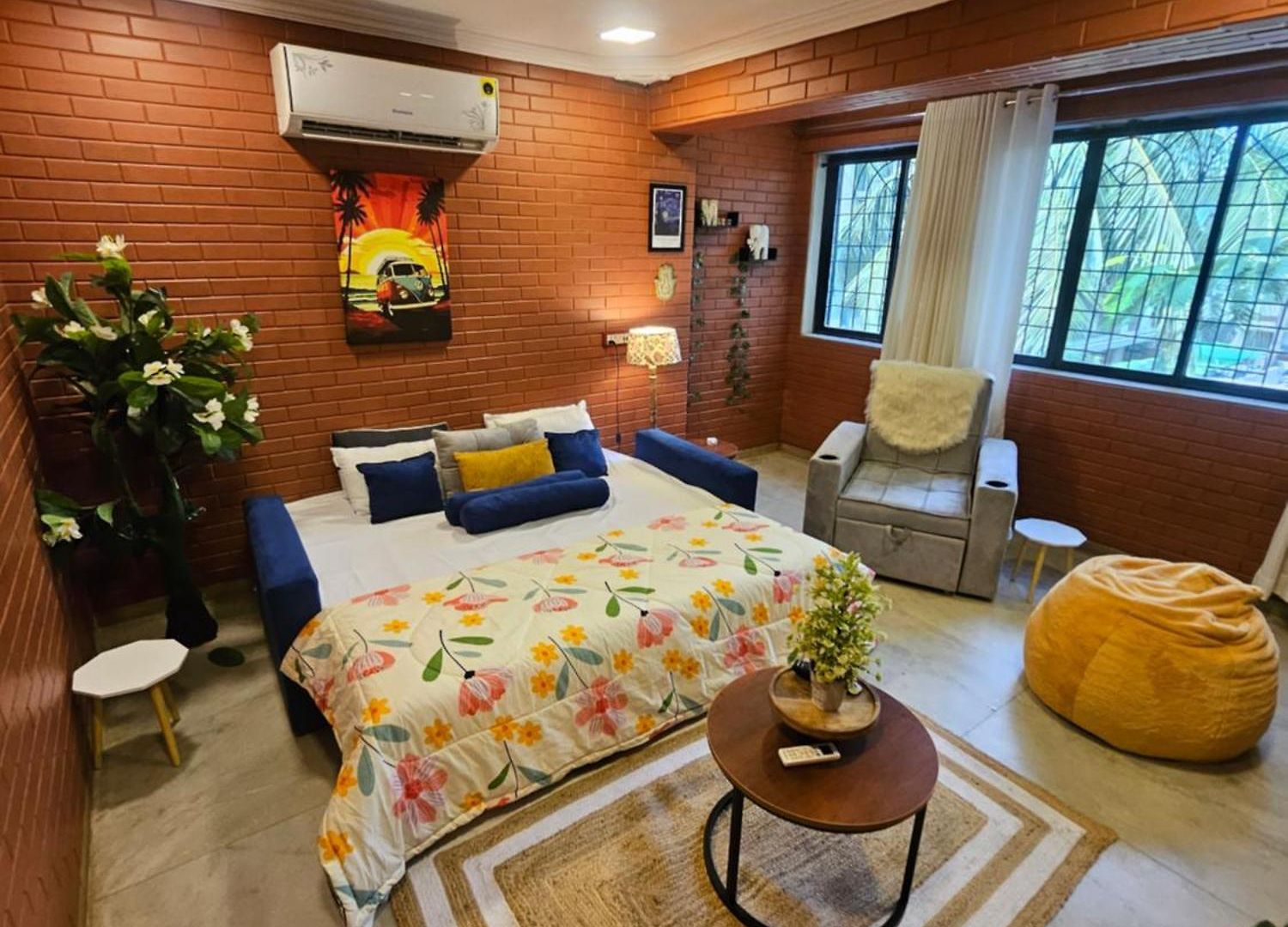 Brick Maison 1bhk With Free Parking, Juhu Bandra Apartment *