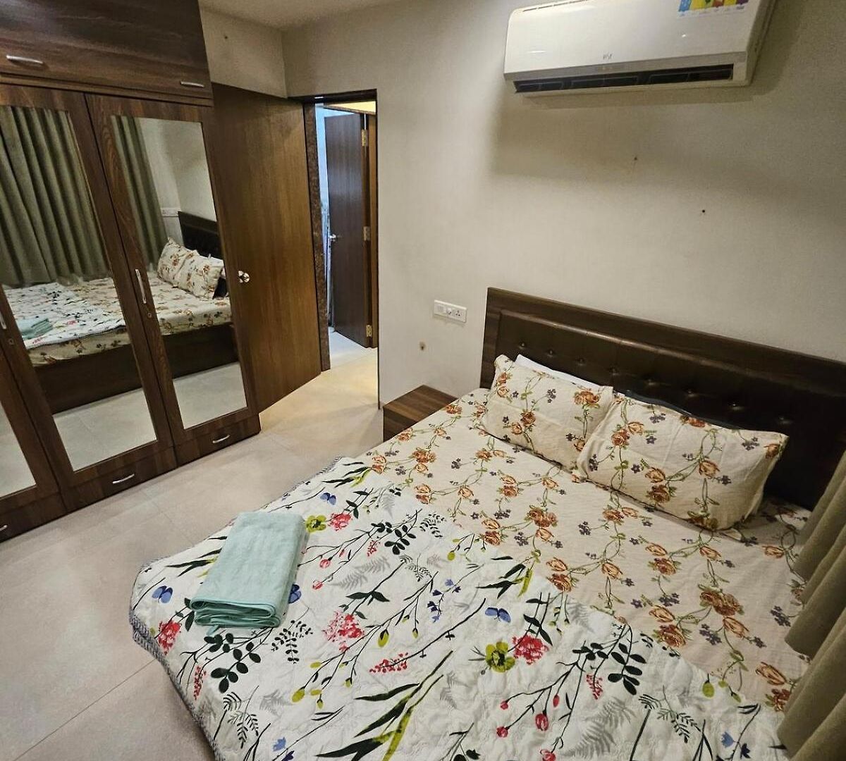 Apartment Pali Perch 1bhk With Peace, Charm And Bandra Vibes *