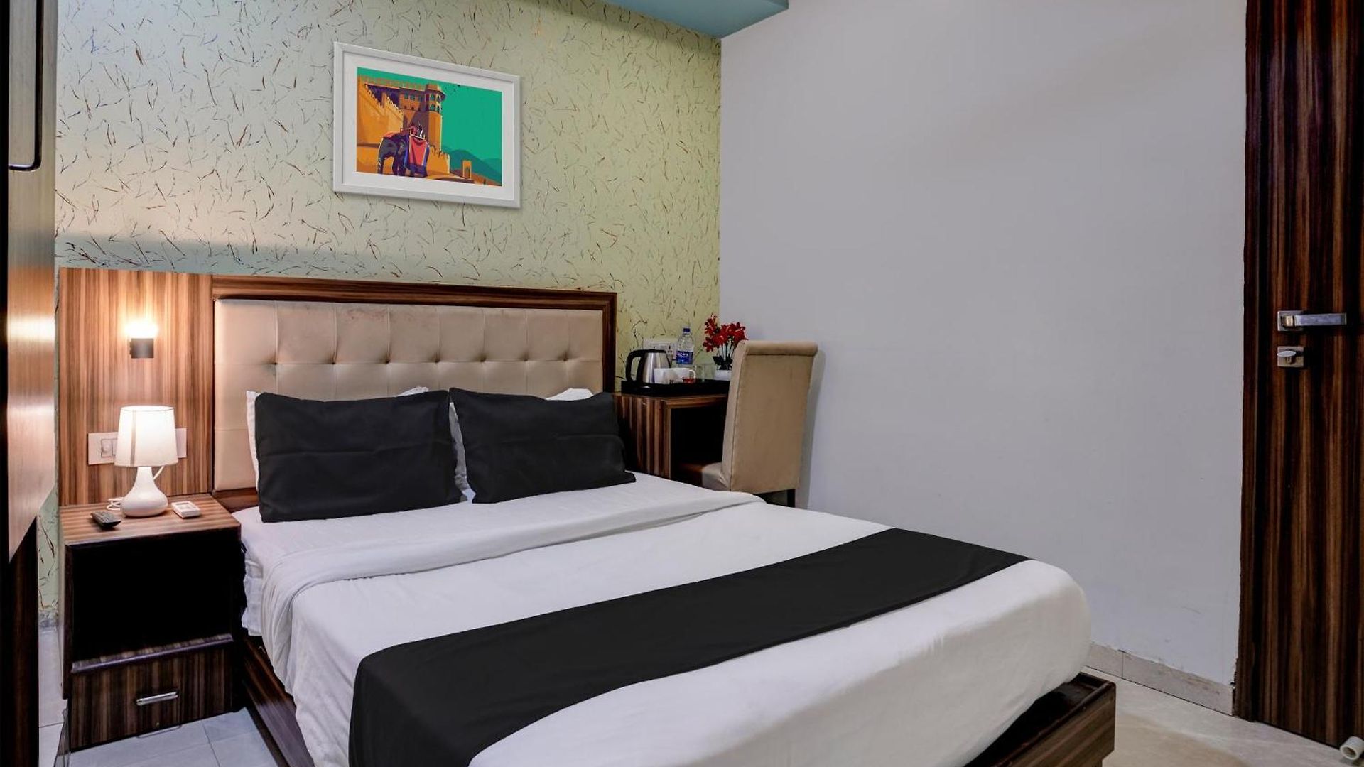 Oyo Blue Sapphire Residency Near Chhatrapati Shivaji International Airport 3* Mumbai