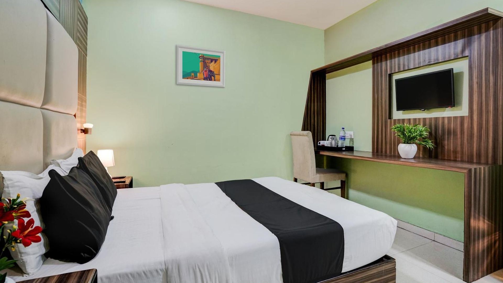 Oyo Blue Sapphire Residency Near Chhatrapati Shivaji International Airport Hotel 3*