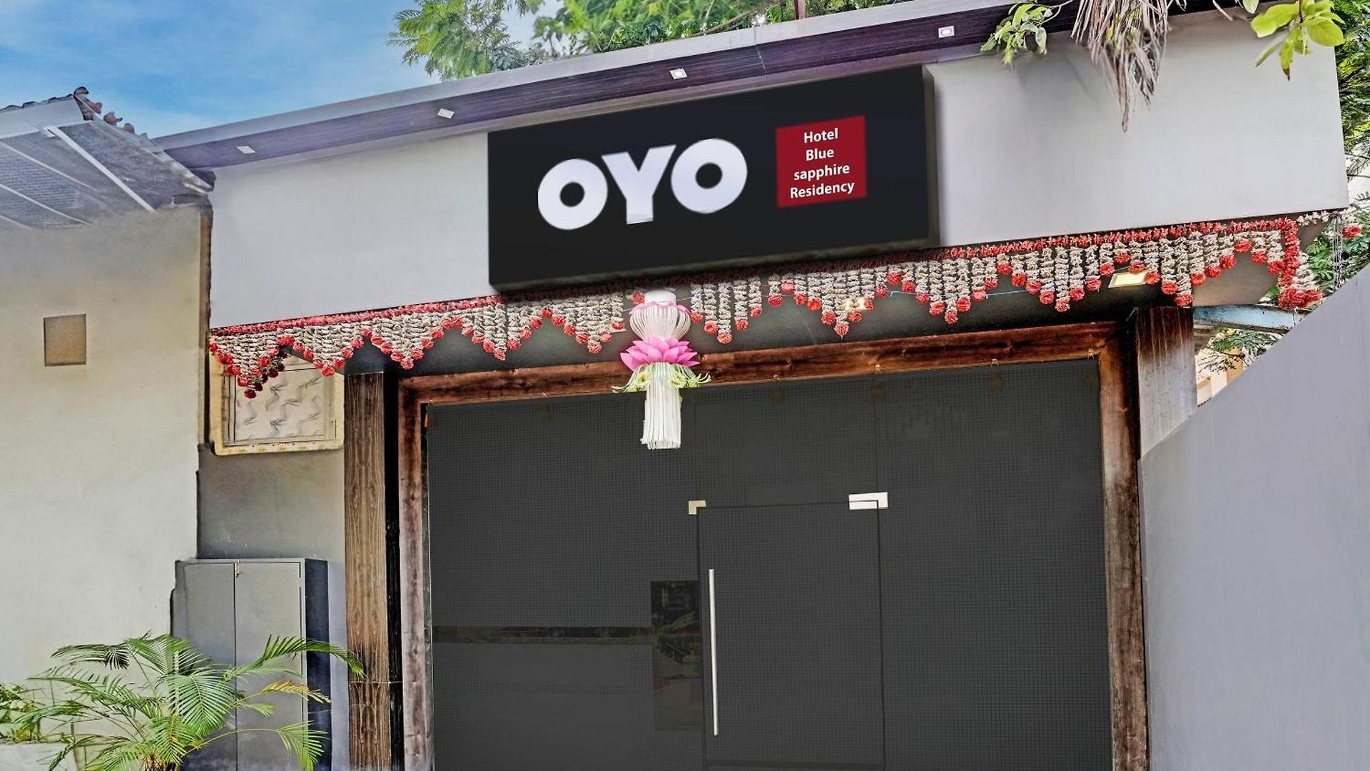 Hotel Oyo Blue Sapphire Residency Near Chhatrapati Shivaji International Airport 3*