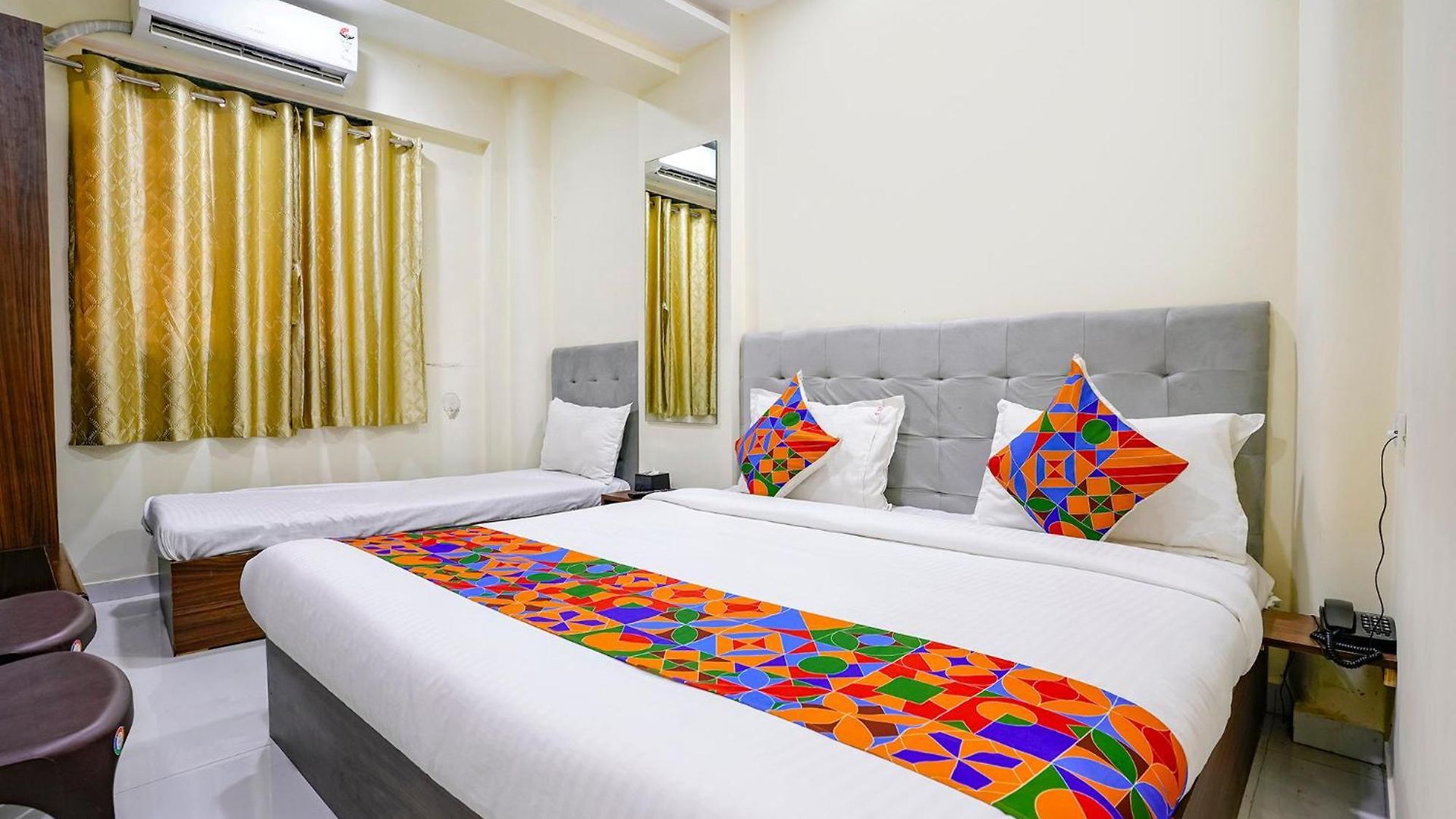 Via Lexus 5 - Nr Janki Devi High School Hotel