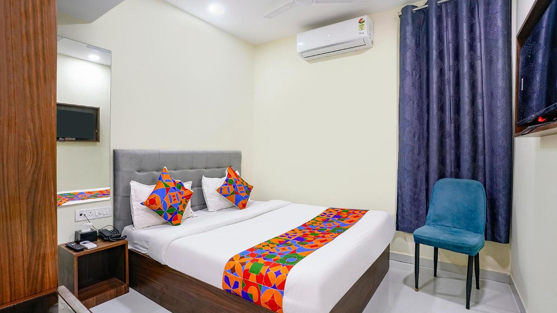 Via Lexus 5 - Nr Janki Devi High School Hotel Mumbai