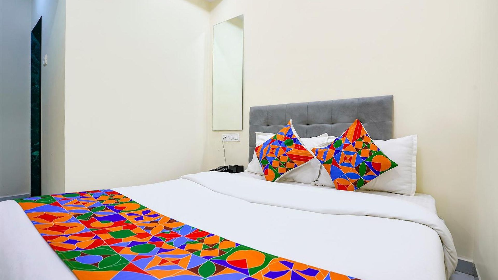 Via Lexus 5 - Nr Janki Devi High School Hotel