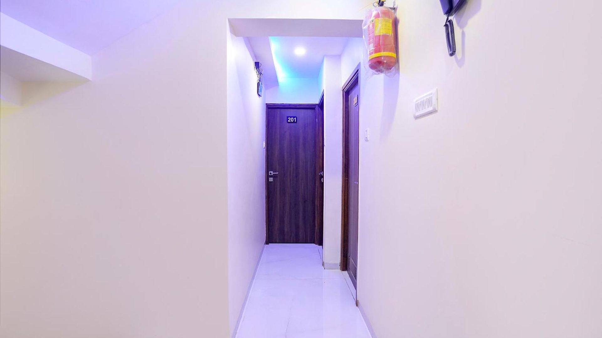 Via Lexus 5 - Nr Janki Devi High School 3*