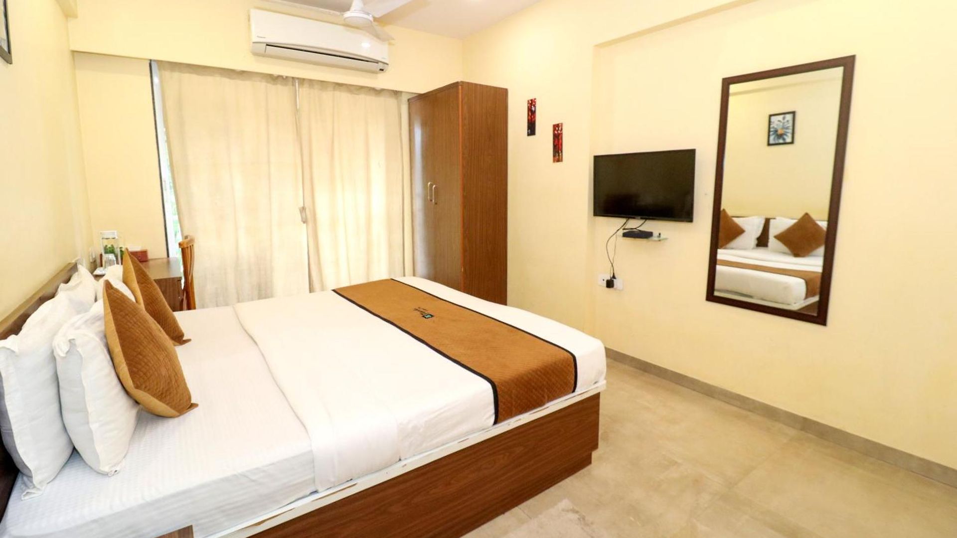 Pinakii Comfort Parle - Near Airport Mumbai