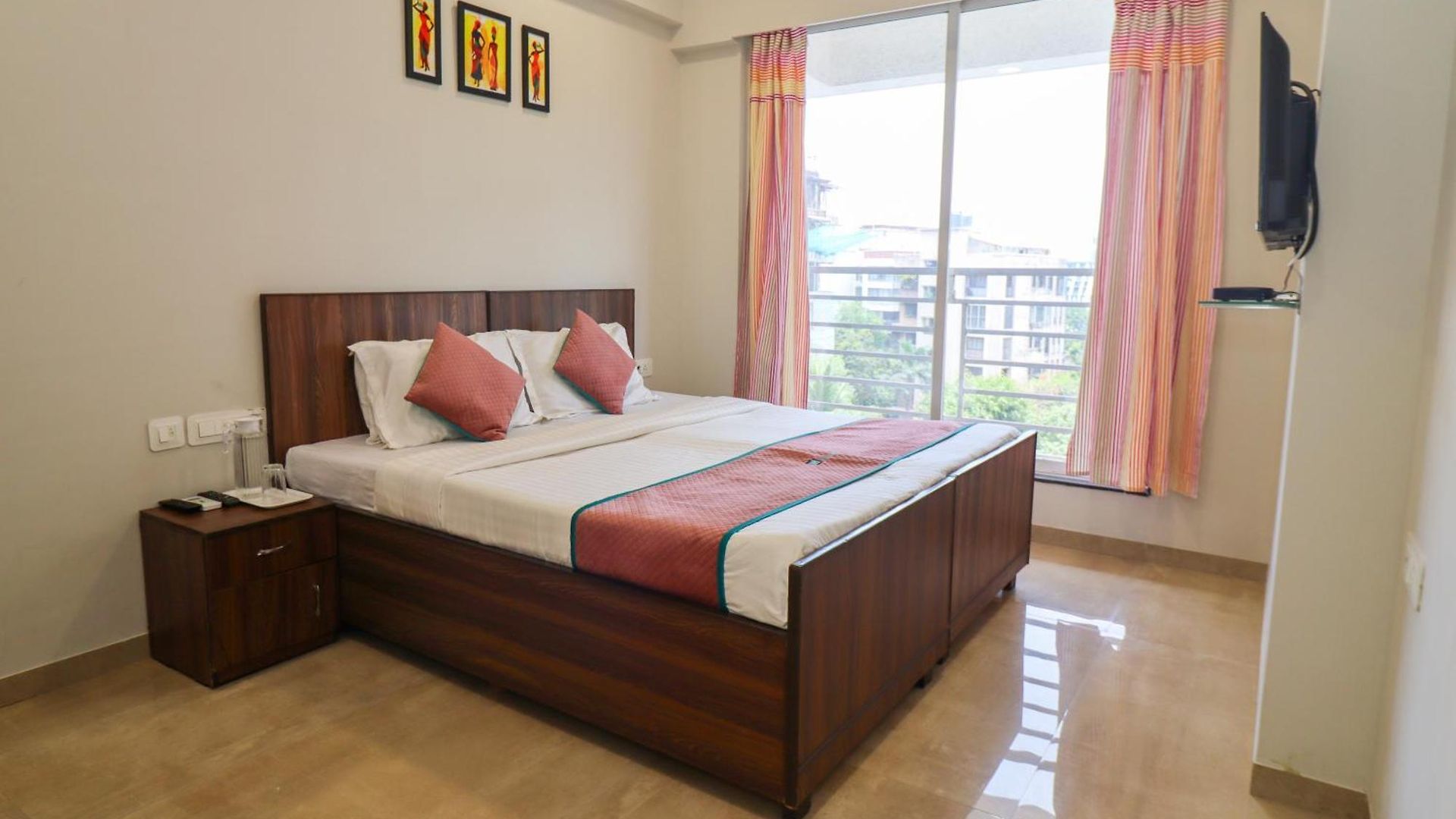Pinakii Comfort Parle - Near Airport * Mumbai