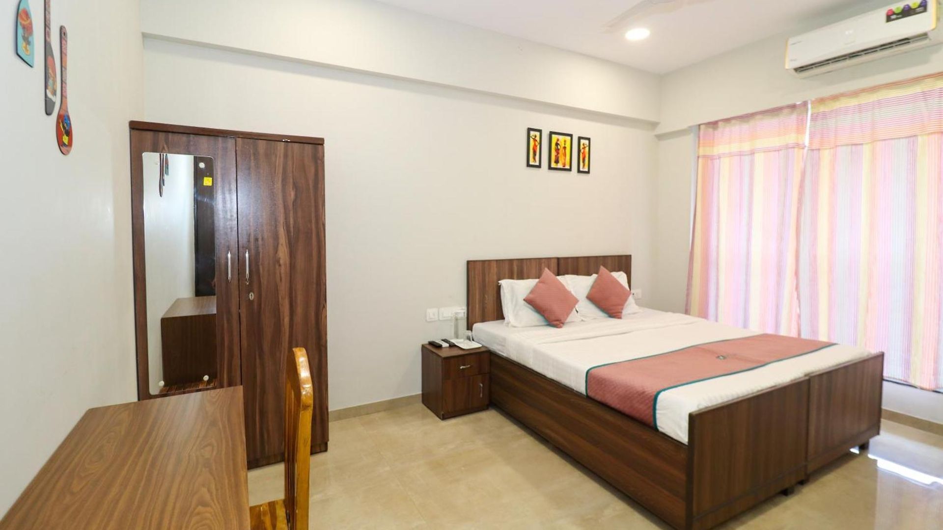 Pinakii Comfort Parle - Near Airport