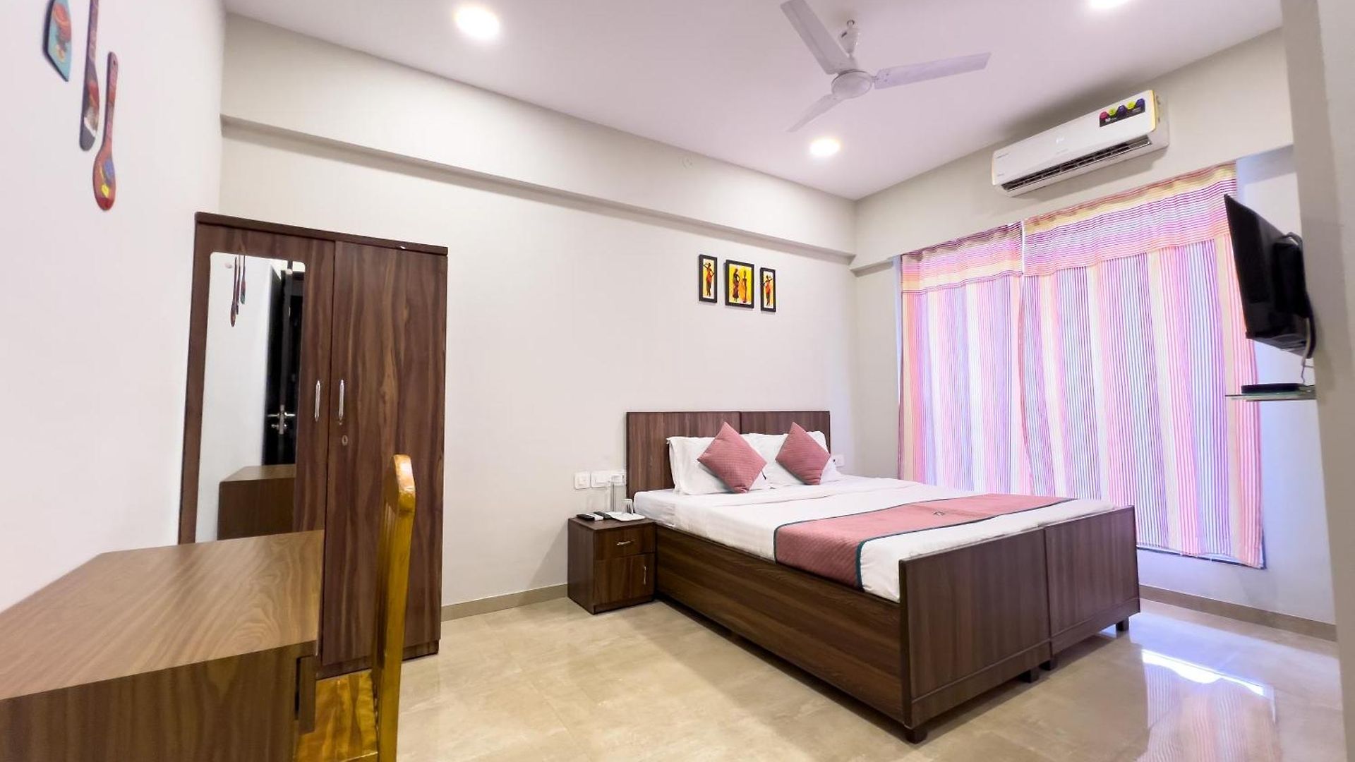 Pinakii Comfort Parle - Near Airport Mumbai