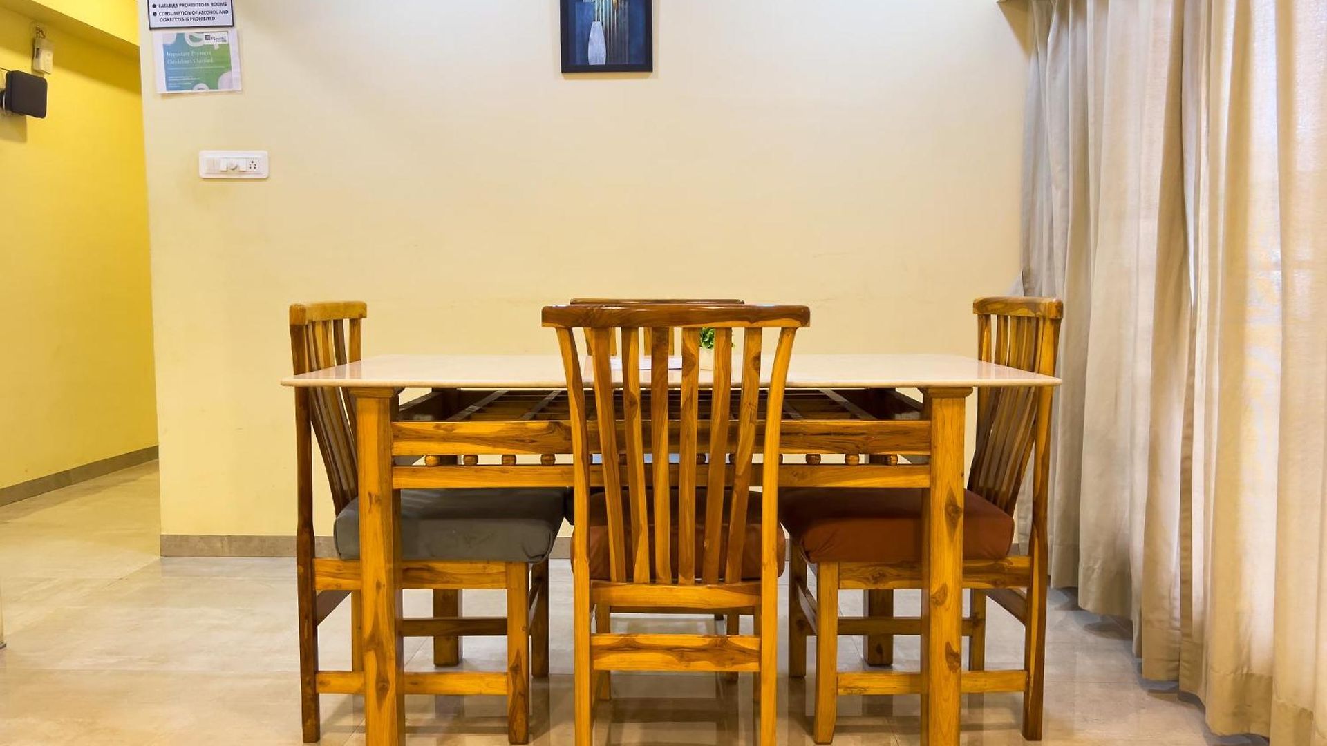 Pinakii Comfort Parle - Near Airport * Mumbai