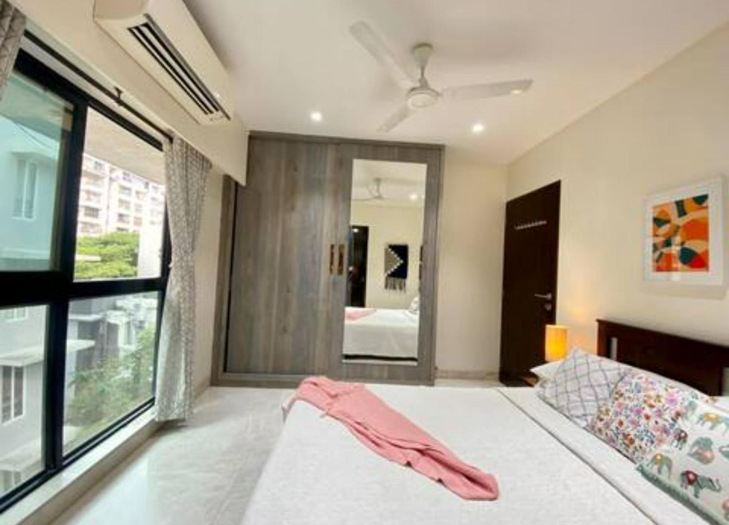Apartment Connekthomes -modern 3bed3bath In Prime Bandra Neighborhood *