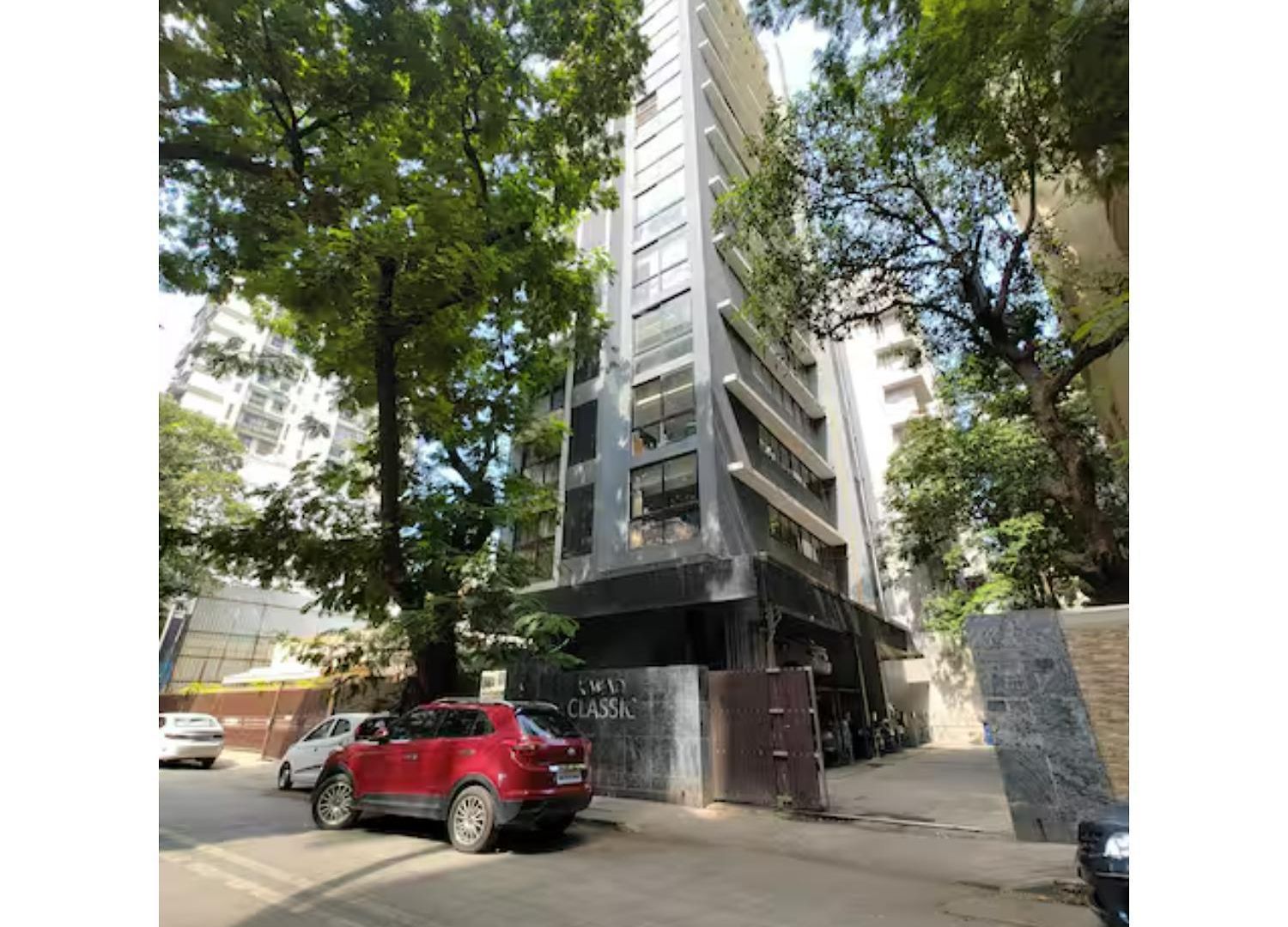 Connekthomes -modern 3bed3bath In Prime Bandra Neighborhood *