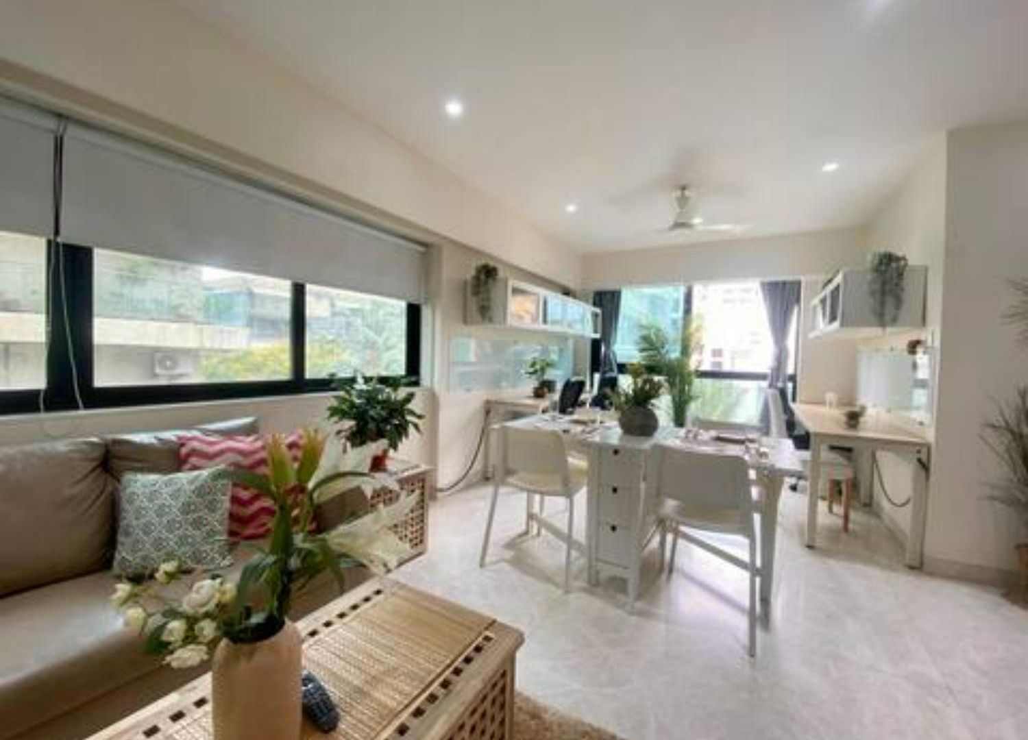 Connekthomes -modern 3bed3bath In Prime Bandra Neighborhood Mumbai