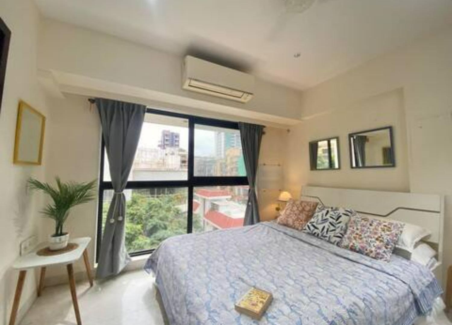Connekthomes -modern 3bed3bath In Prime Bandra Neighborhood