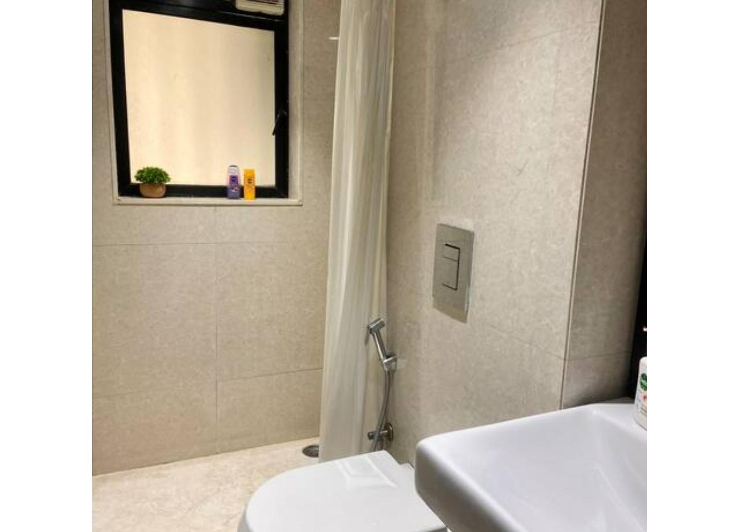Connekthomes -modern 3bed3bath In Prime Bandra Neighborhood Apartment Mumbai