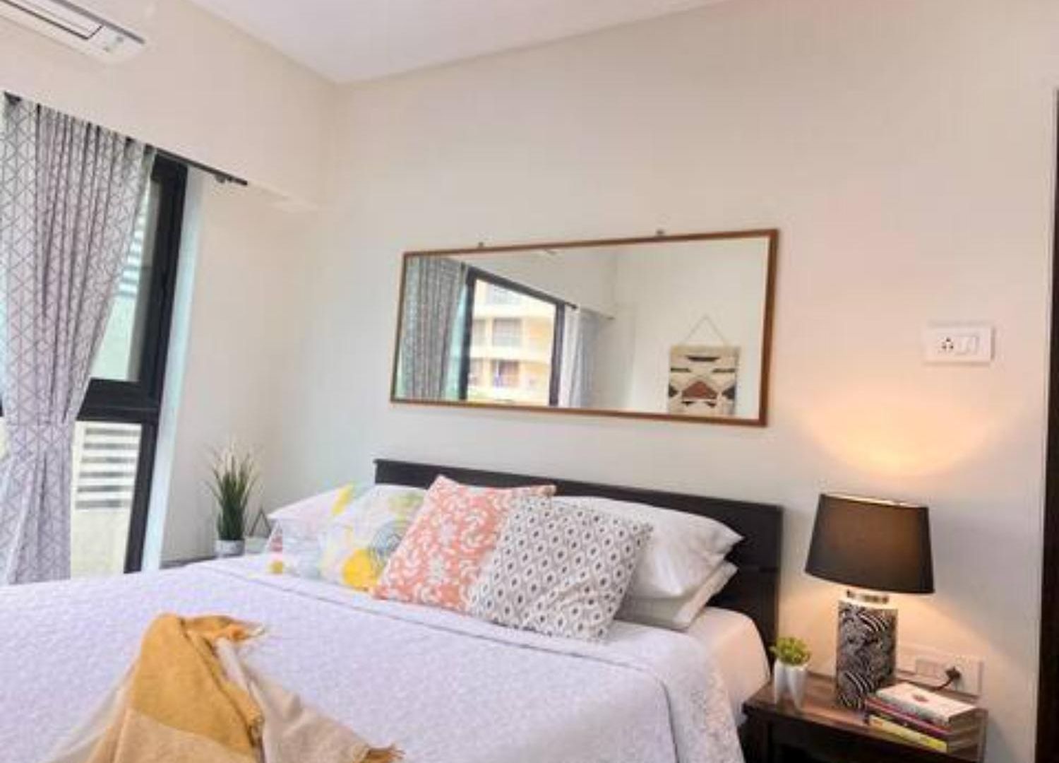 Connekthomes -modern 3bed3bath In Prime Bandra Neighborhood Apartment Mumbai