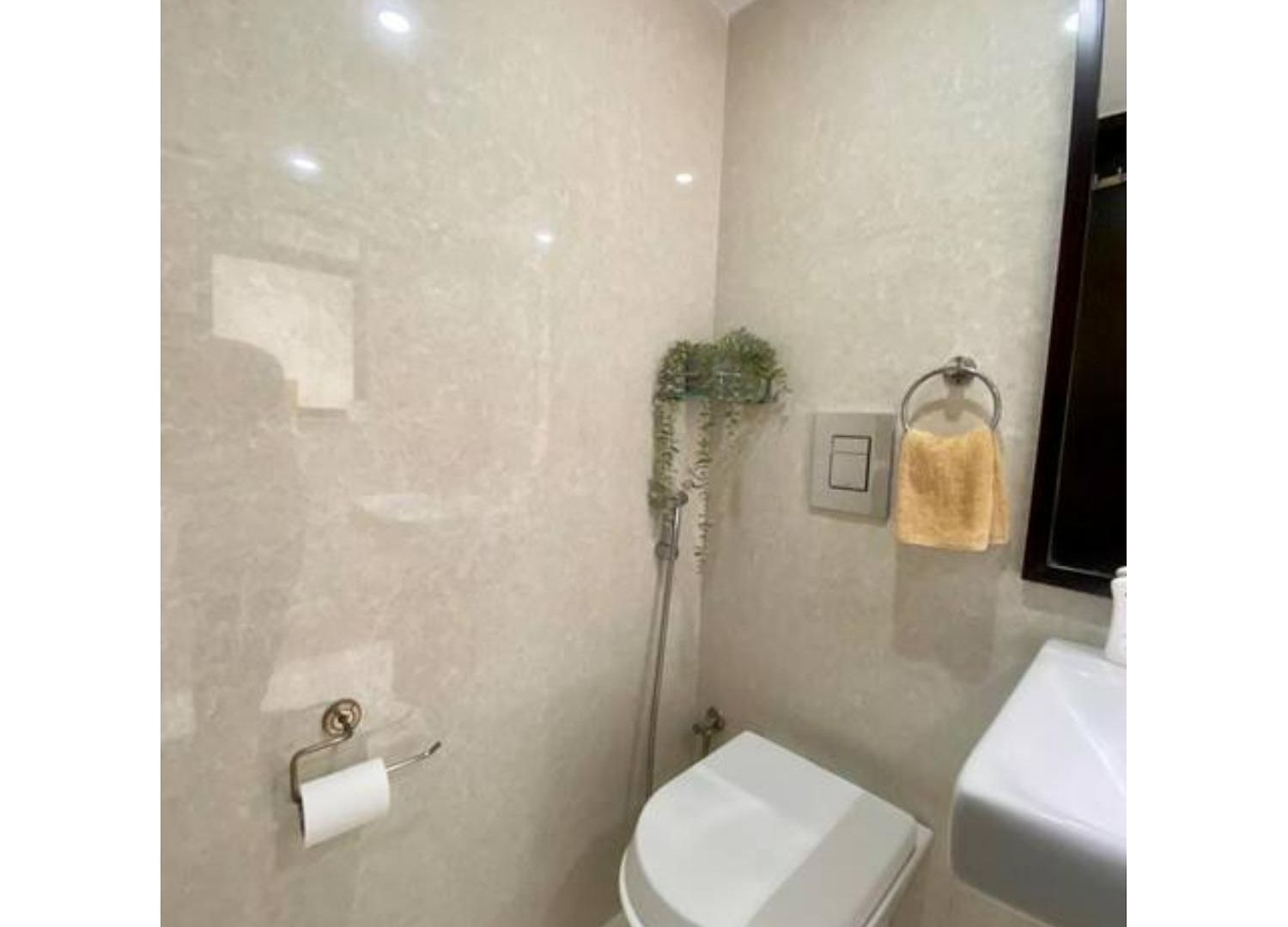 Connekthomes -modern 3bed3bath In Prime Bandra Neighborhood Apartment Mumbai