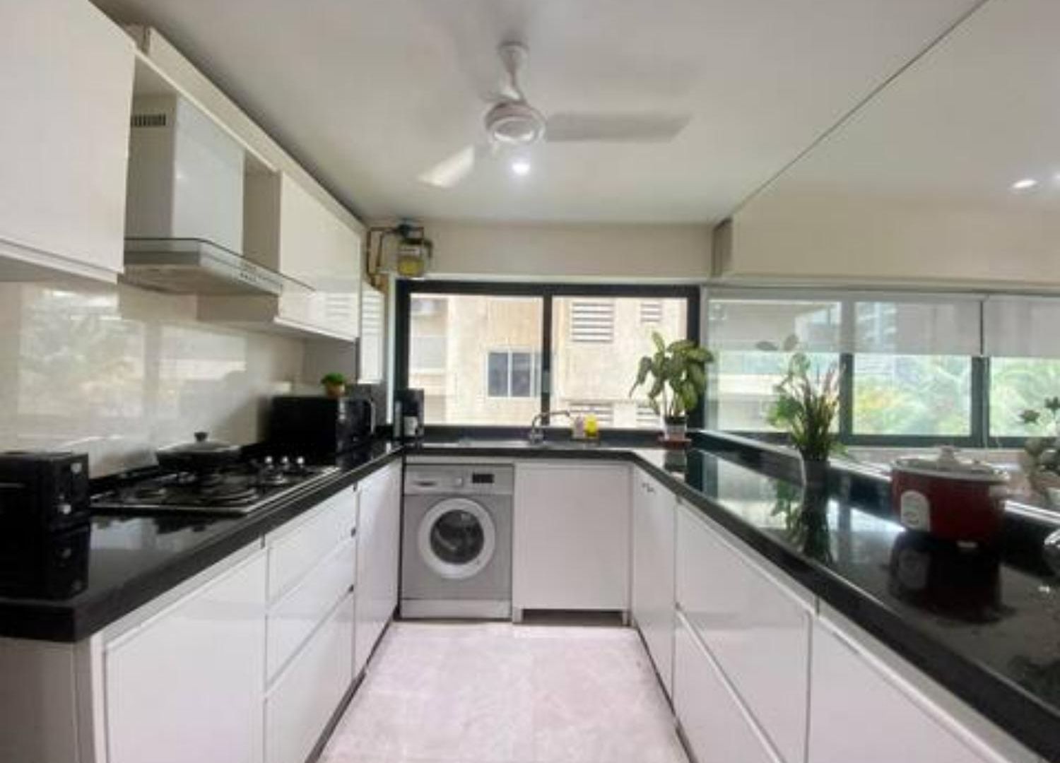 Connekthomes -modern 3bed3bath In Prime Bandra Neighborhood * Mumbai