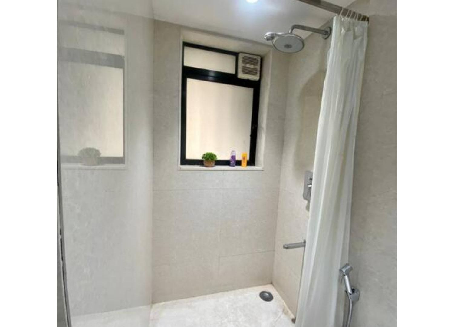 Apartment Connekthomes -modern 3bed3bath In Prime Bandra Neighborhood